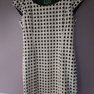 ELEGANT DRESS  BLACK & WHITE BY: WONDER SIZE: 12